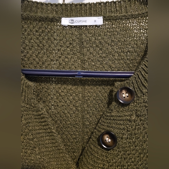 Cupshe Sweater - Picture 2 of 3